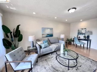 Photo #3: 41025008 Listing