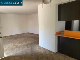 Photo #2: 41025013 Listing