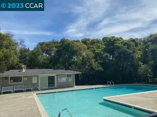 Photo #4: 41025013 Listing