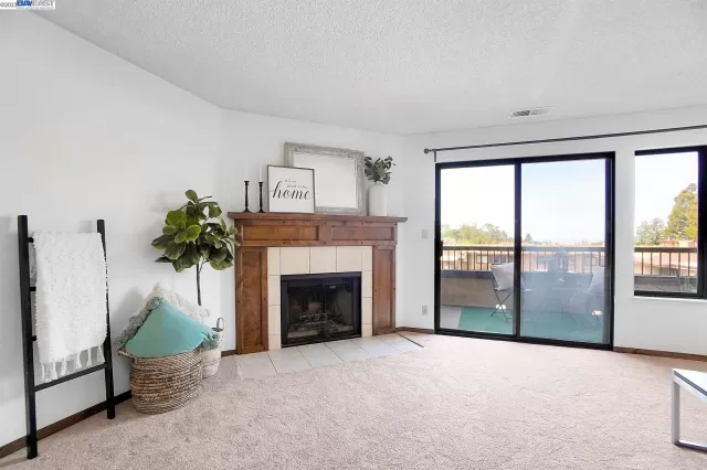 MLS: 41025060 Condo For Sale