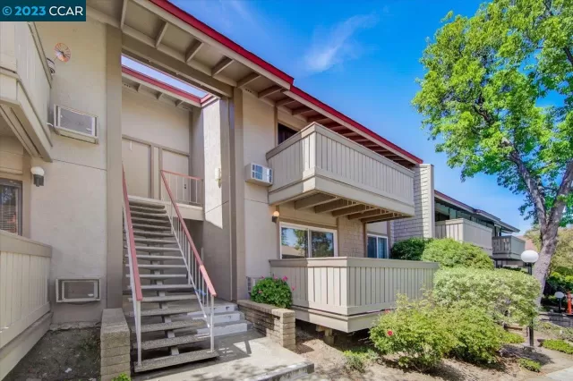MLS: 41025102 Condo For Sale