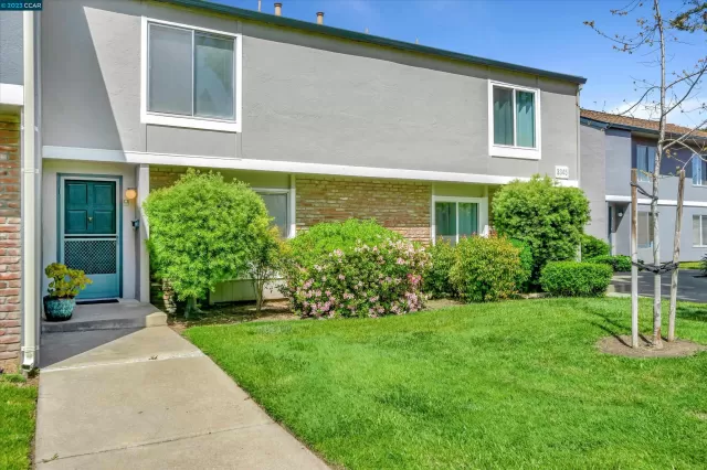 MLS: 41025152 Condo For Sale