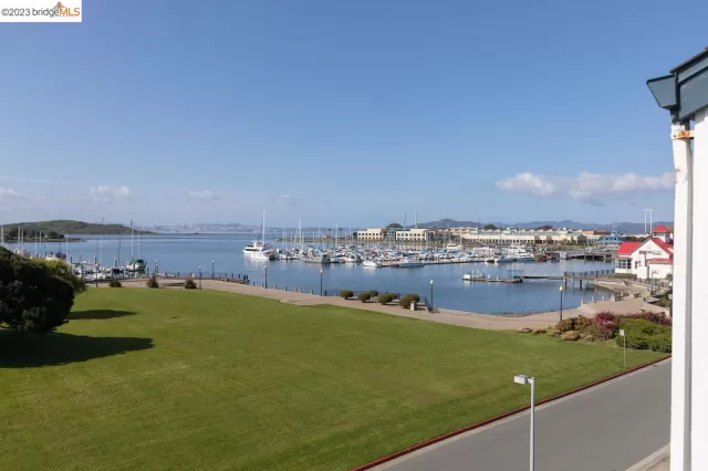 MLS: 41025313 Condo For Sale