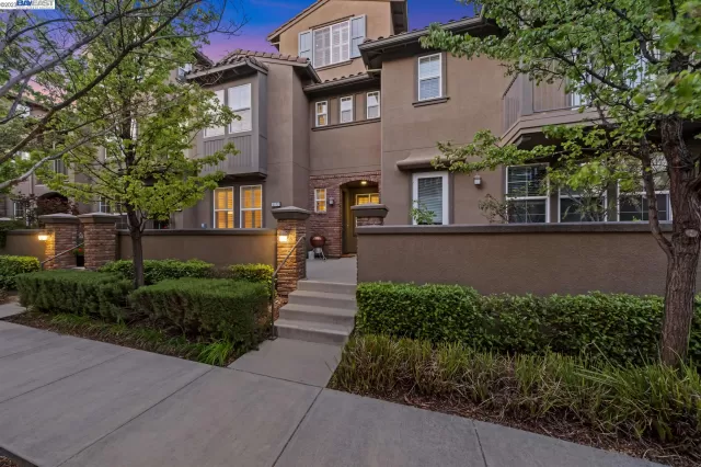 MLS: 41025315 Condo For Sale