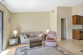 Photo #6: 41025348 Listing