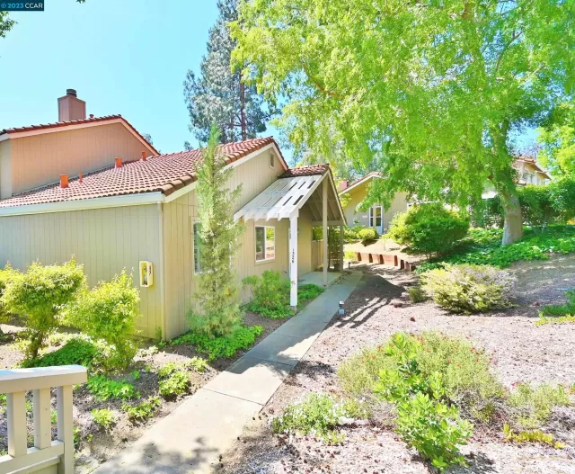 MLS: 41025358 Condo For Sale