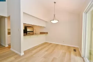 Photo #6: 41025358 Listing