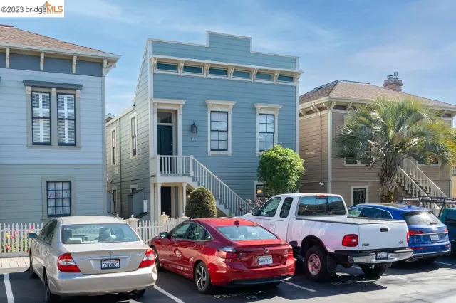 MLS: 41025365 Condo For Sale