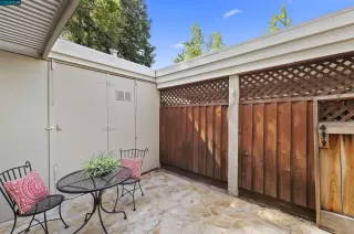 Photo #2: 41025379 Listing