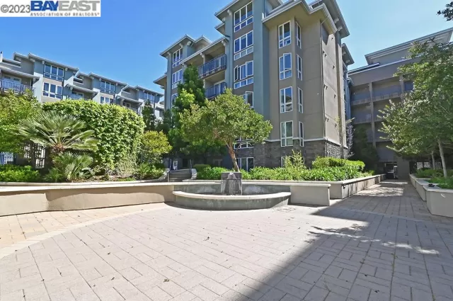 MLS: 41025474 Condo For Sale