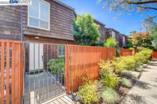 Click for more information on MLS # 41025643 : 225 MAYHEW WAY # 8 More Details about MLS # 41025643 : 225 MAYHEW WAY # 8