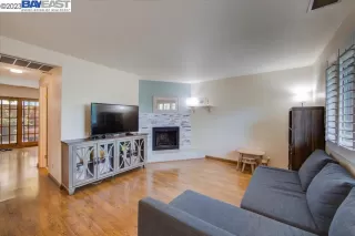 Photo #4: 41025643 Listing