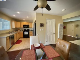 Photo #6: 41025667 Listing