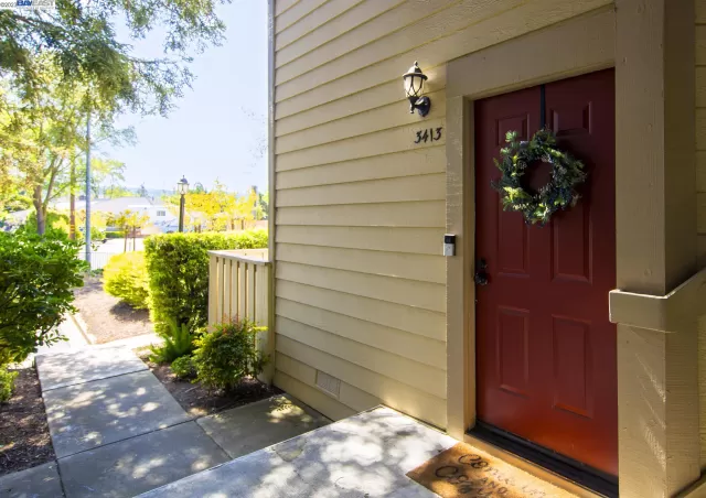 MLS: 41025701 Condo For Sale