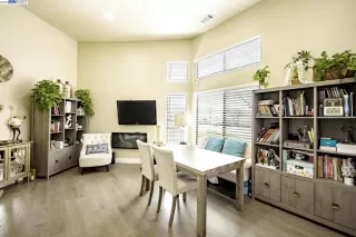 Photo #1: 41025701 Listing