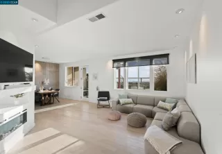 Photo #6: 41025705 Listing