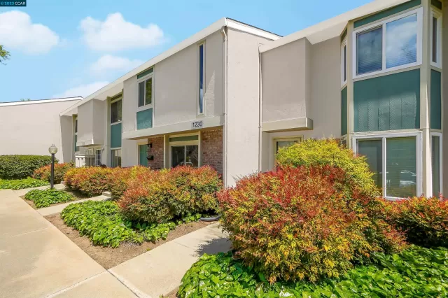 MLS: 41025779 Condo For Sale