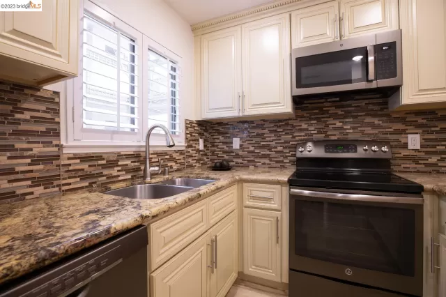 MLS: 41025810 Condo For Sale