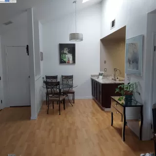 Photo #5: 41025909 Listing