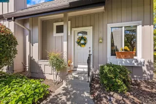 Photo #2: 41025937 Listing