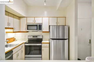 Photo #5: 41025940 Listing