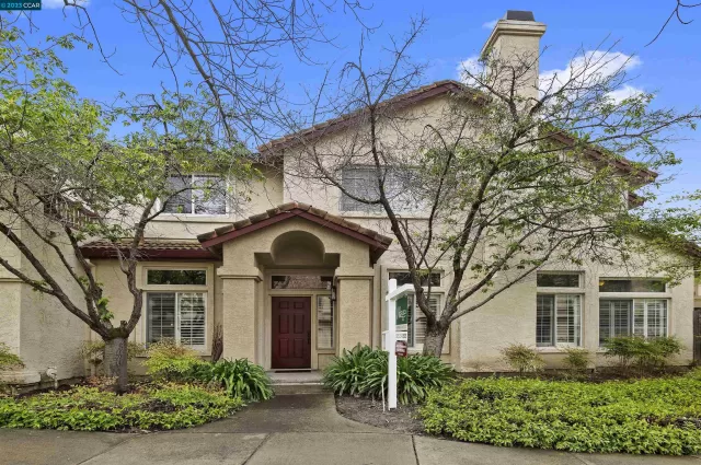 MLS: 41025975 Condo For Sale