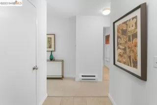 Photo #6: 41025981 Listing