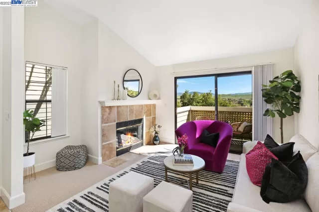 MLS: 41025987 Condo For Sale