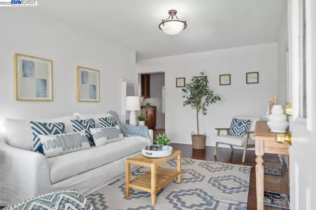 MLS: 41026032 Condo For Sale