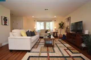 Photo #2: 41026054 Listing