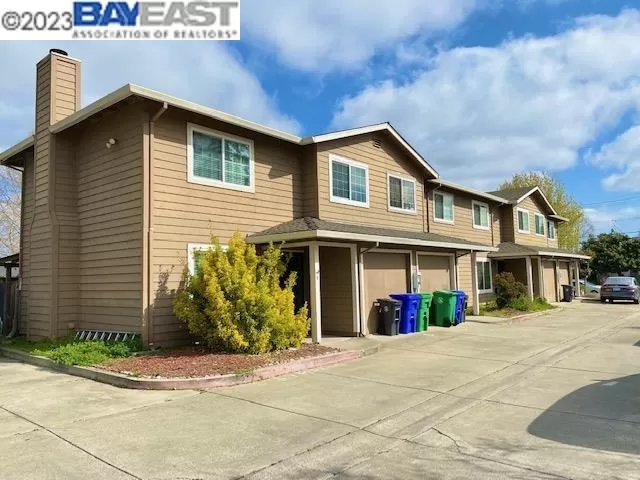 MLS: 41026128 Condo For Sale