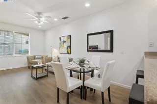 Photo #5: 41026180 Listing 