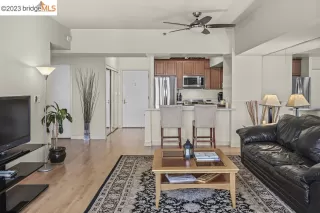 Photo #6: 41026263 Listing