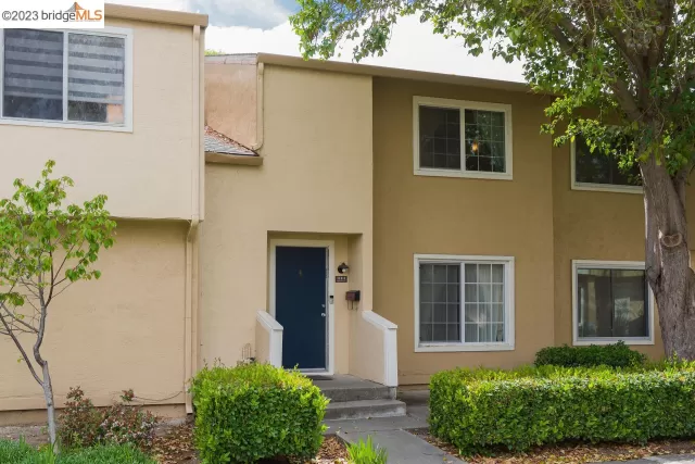 MLS: 41026296 Condo For Sale