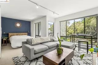 Photo #1: 41026304 Listing 