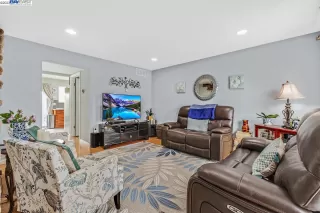 Photo #1: 41026318 Listing