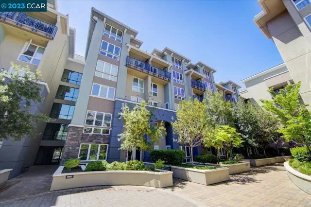 MLS: 41026356 Condo For Sale