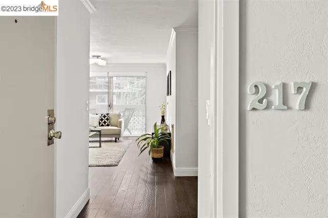 MLS: 41026392 Condo For Sale