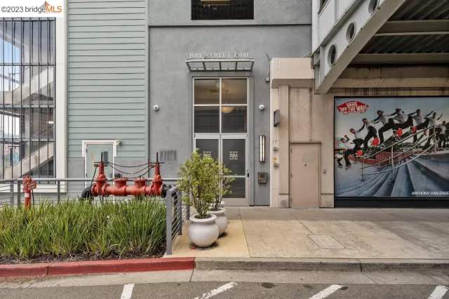 MLS: 41026554 Condo For Sale