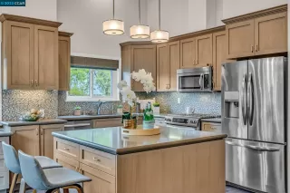 Photo #5: 41026610 Listing