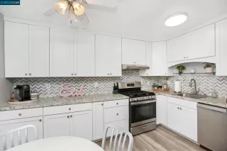 Photo #1: 41026704 Listing 