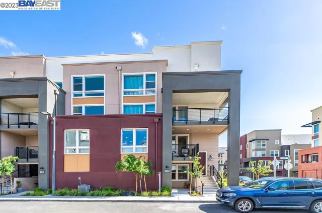 MLS: 41026751 Condo For Sale