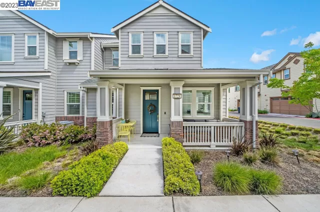 MLS: 41026780 Condo For Sale