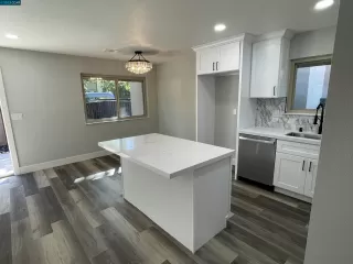 Photo #1: 41027006 Listing