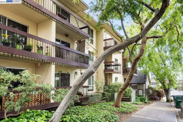 MLS: 41027035 Condo For Sale