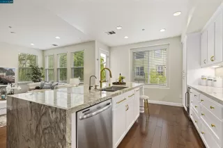 Photo #6: 41027086 Listing