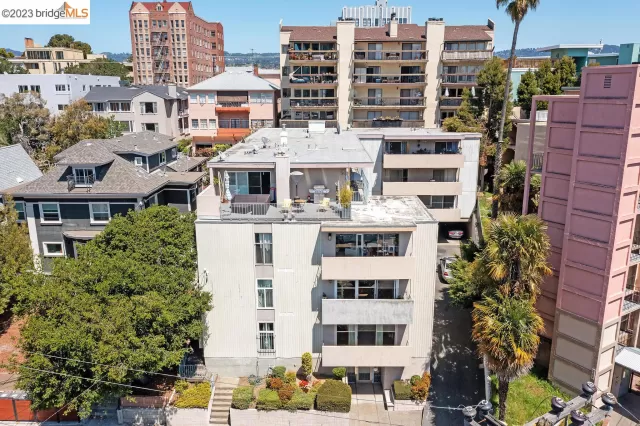 MLS: 41027136 Condo For Sale