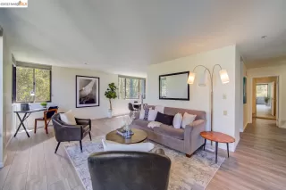 Photo #1: 41027208 Listing 