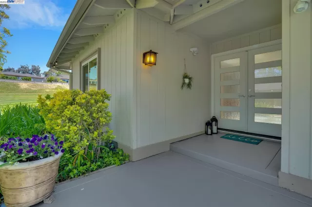MLS: 41027279 Condo For Sale