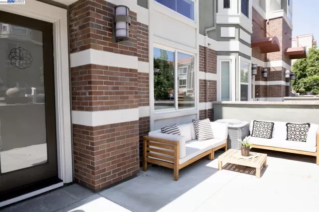 MLS: 41027478 Condo For Sale